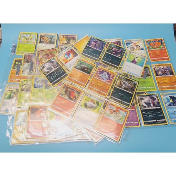 8 DOUBLE PAGES OF POKEMON CARDS 144 CARDS