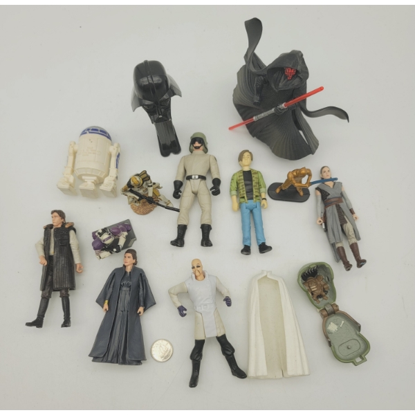 Collection of STAR WARS Figures