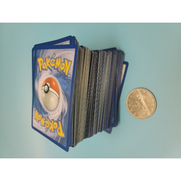 LARGE PILE of POKEMON TRADING CARDS