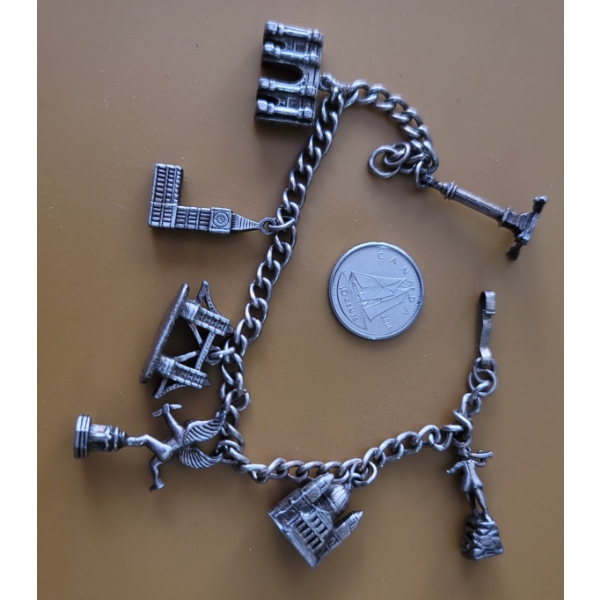 LONDON UK Charm Bracelet 7 Charms