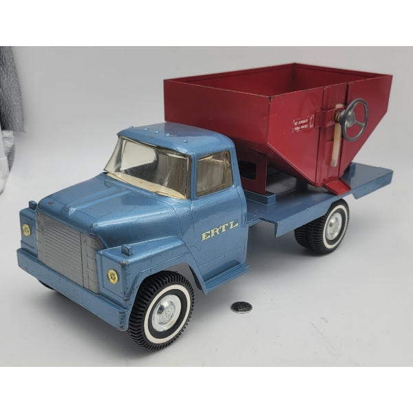 Vintage Ertl Large MANURE TRUCK 