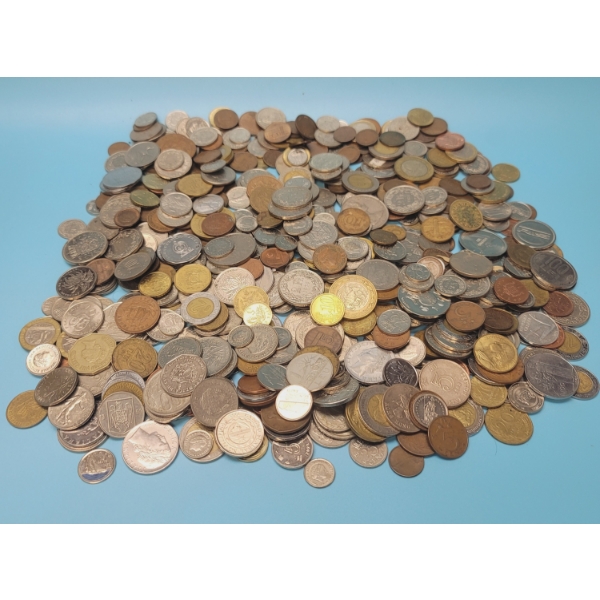 BAG OF WORLD COINS 2.5 kg