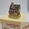 Image 3 : 2 DAVID WINTER COTTAGE'S with Certificates and Boxes