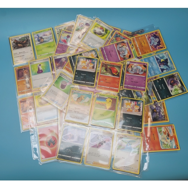 8 DOUBLE PAGES OF POKEMON CARDS 144 CARDS