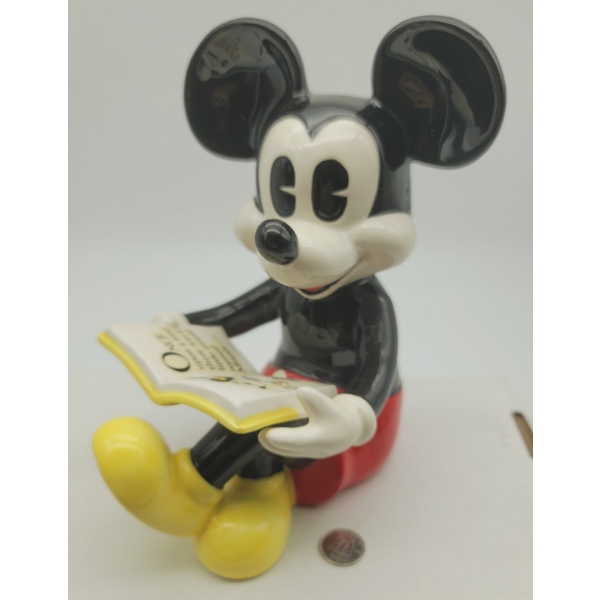 MICKEY MOUSE DISNEY CERAMIC READING A BOOK ABOUT MINNIE MOUSE