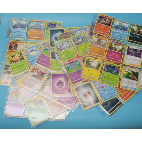 8 DOUBLE PAGES OF POKEMON CARDS 144 CARDS