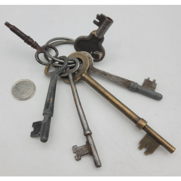 6 VINTAGE SKELETON KEYS