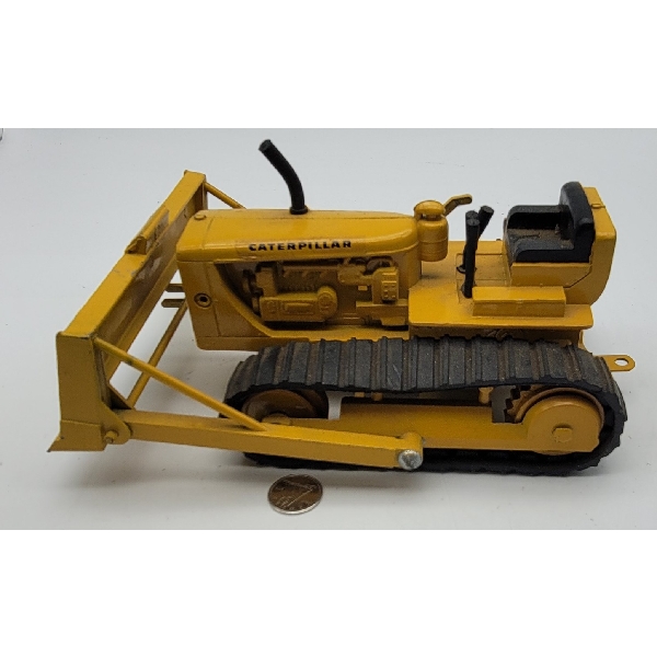 Caterpillar D6 ESKA Bull Dozer Tractor 1:16 nice shape