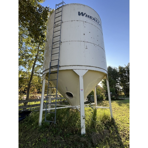 1412E Wheatland Hopper Bin with Ladder