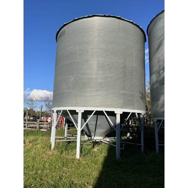 Westeel Rosco Hopper Bin, 19ft Diameter, with Ladder