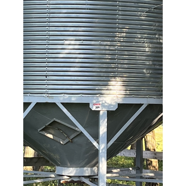 Westeel Rosco 2700 bushel Hopper Bin with Ladder