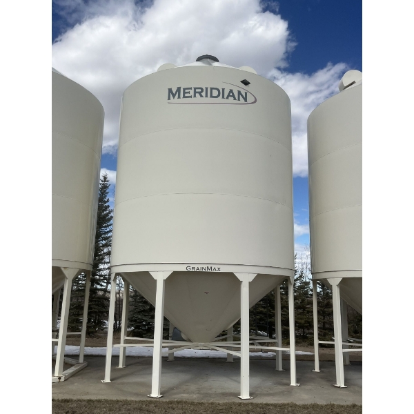 Meridian Grain Max, 3200 bushels, roof vent, temp cable, Full bin gauge, ladder, ground cable