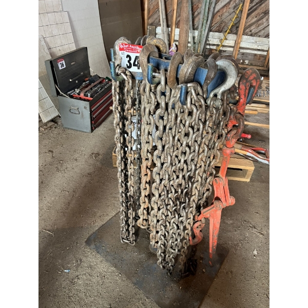 Misc Chains on Stand
