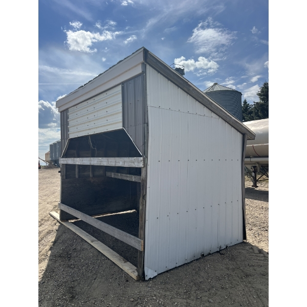Horse shelter

