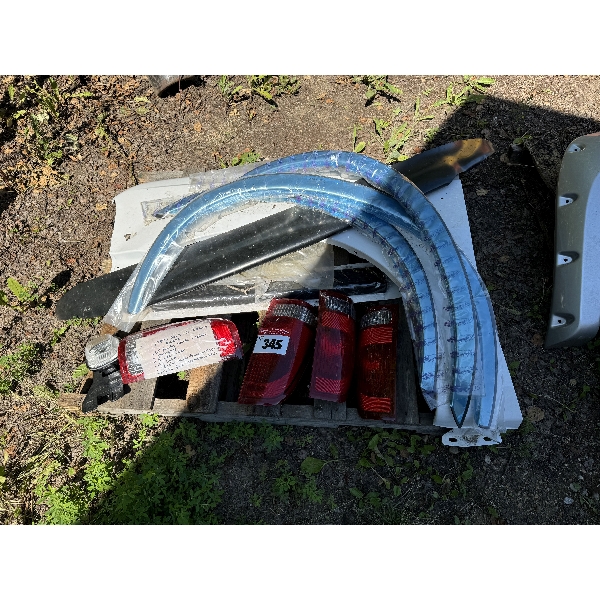 99-07 Super Duty- LF Fender/ Tail lights, Bug Deflector/ Fog Light/ Chrome Fender