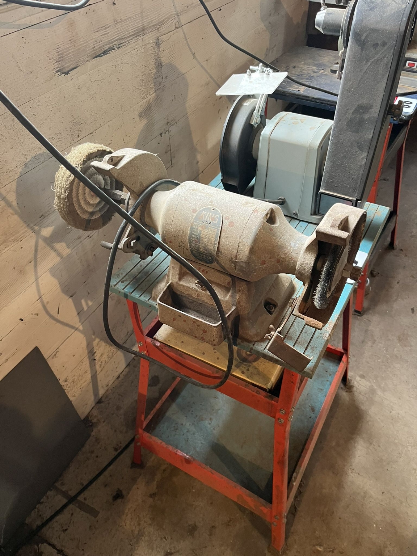 Trademaster 2inch Sander/6inch Grinder on Bench