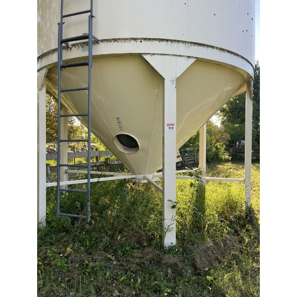 1412E Wheatland Hopper Bin with Ladder