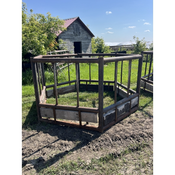 bale feeder