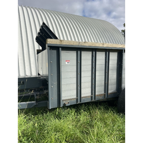 Leon Silver Vertical Model 755 Manure Spreader, 1000PTO, Tandem, plus 4 used spare tires
