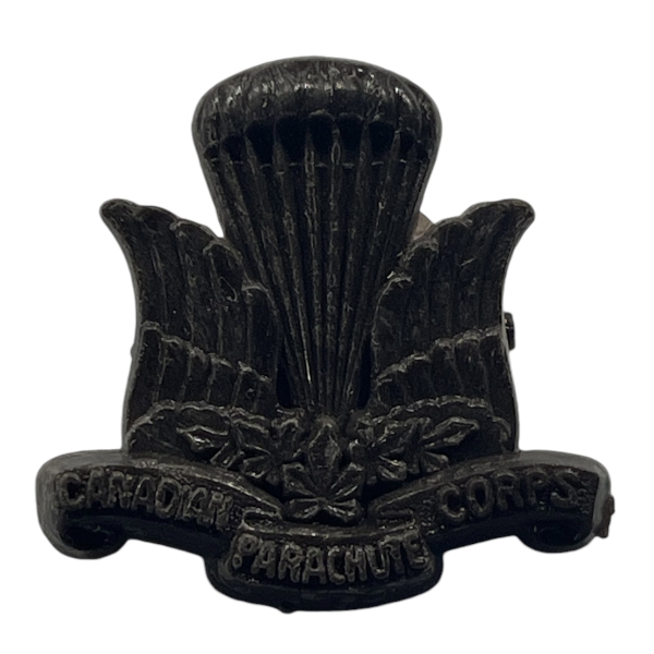 WW2 Canadian Parachute Corps Cap Badge. 