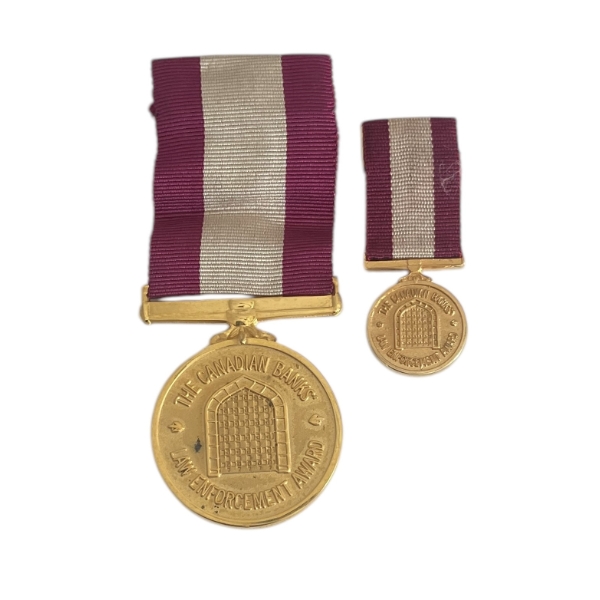 The Canadian Banks' Law Enforcement Award Full & Mini Medal Set