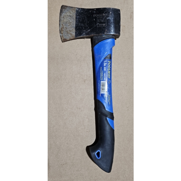 Toolway 1.5 Pound Axe 