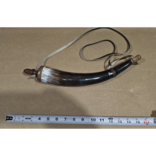 complete decorative powder horn