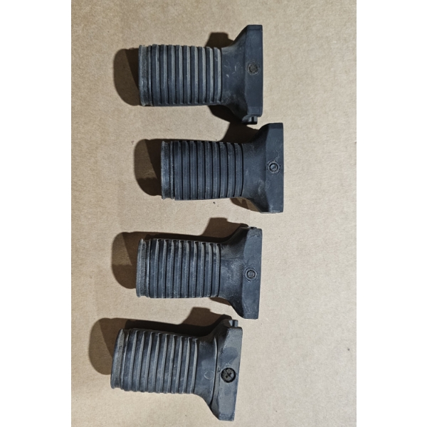 4 Pack of Picatinny Forward Grips