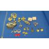 Image 6 : Lot Of Assorted Costume Jewelry Including Brooches, Necklace, Earrings & More
