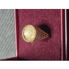 Image 5 : 1949 9ct Saint George & Dragon Medallion Ring - Size 7 - Weight: 1.8g