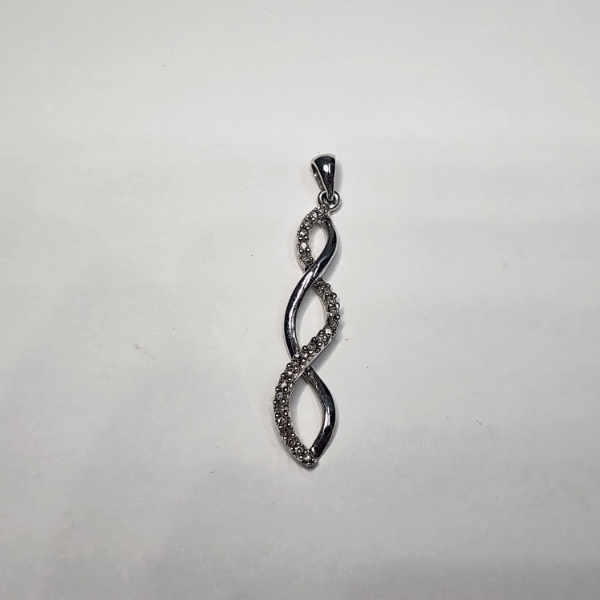 10K White Gold Intertwined Infinity Design Pendant Total Weight: 1.3g