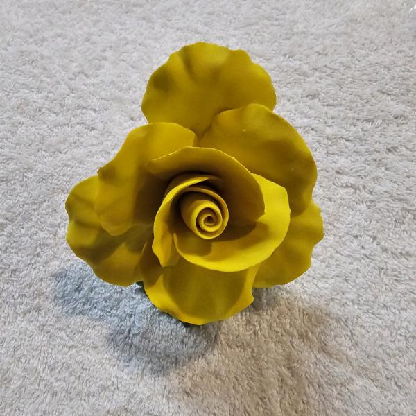 Vintage Capodimonte Italian Porcelain Sculpture of a Single Yellow Rose