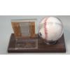 Image 4 : Eddie Murray Baltimore Orioles Autographed Baseball & 1989 Donruss Baseball Card In Display Stand 