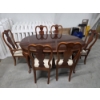 Image 4 : Exquisite Queen Anne Oval 68''x44''x30'' Solid Cherry Wood Dining Table & 6 39'' Chairs