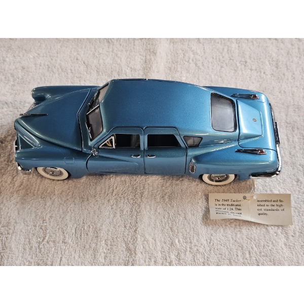 1948 Tucker 1:24 Die Cast Model (Blue)