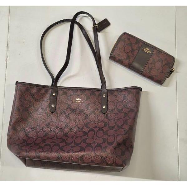 Authentic Coach Medium City Tote In Black Currant With Gold Hardware And Matching Large Zip Wallet I