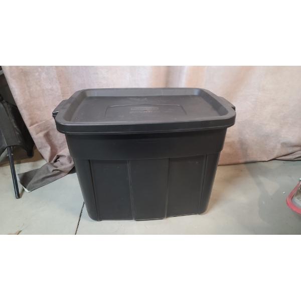 Rubbermaid Roughneck 18 Gallon Black Storage Tote With Lid