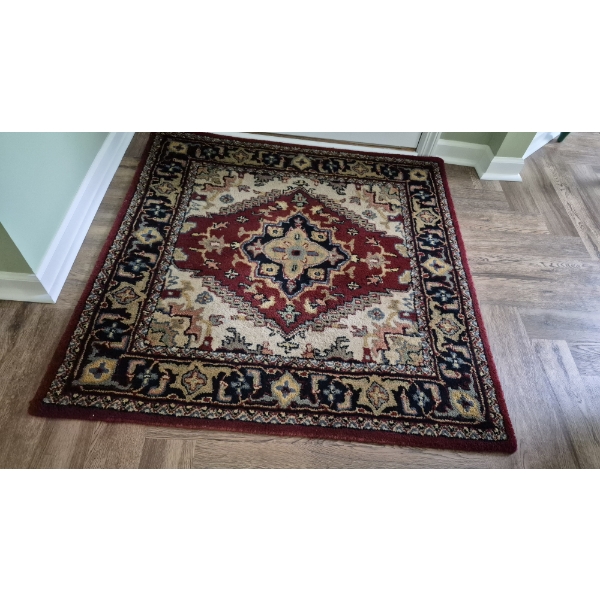 PICKUP IN NORTHFIELD - Gorgeous 48 x 48 Carpet In Excellent Condition - See Pics