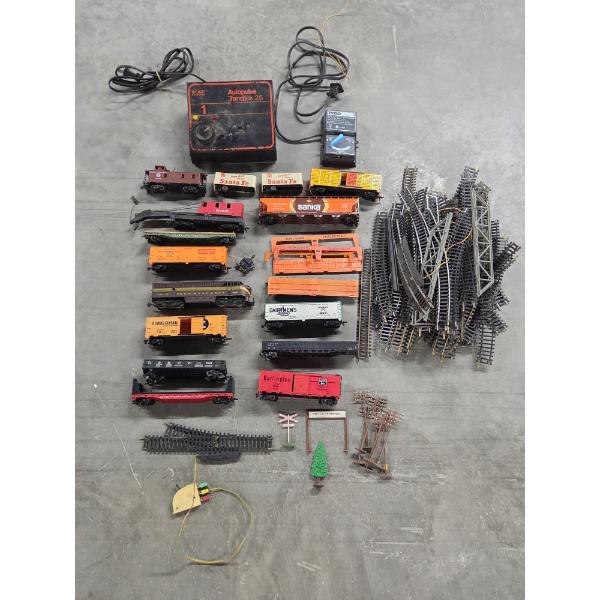 Great Condition Model Train Cars, Track, Transpack 2.5 And More!