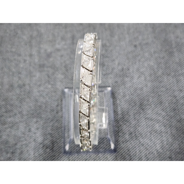 GORGEOUS Platinum 18 Carat Diamond Bracelet Ft. 50 Trillion Cut Diamonds - 34 Grams Total