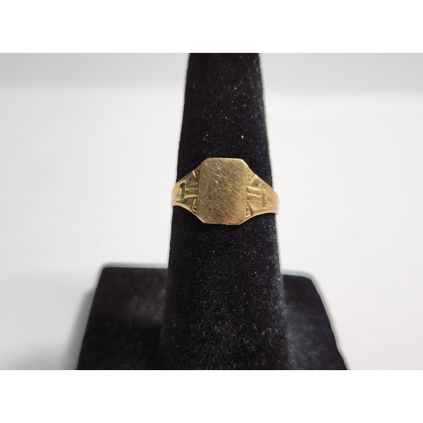 10K Yellow Gold Small Signet Ring Size 4 TW: 1.0g