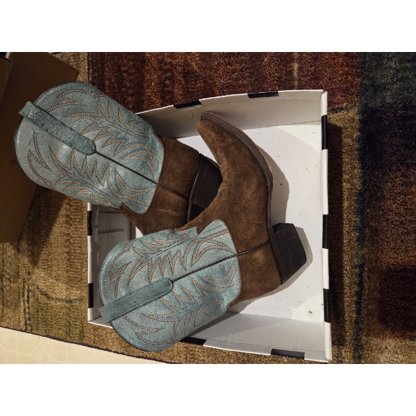 New Designer Junk Gypsy Cowgirl Boots Size 7