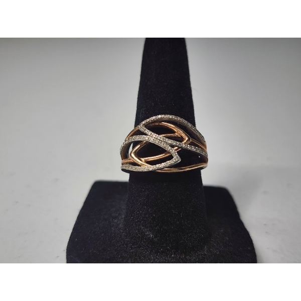 10K White and Rose Gold Two-Tone Ring - Size 6 - TW: 4.3g