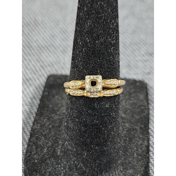 Two 14K Gold Rings Weighing About 2.3 Grams - Sized 5.5 & 6.5