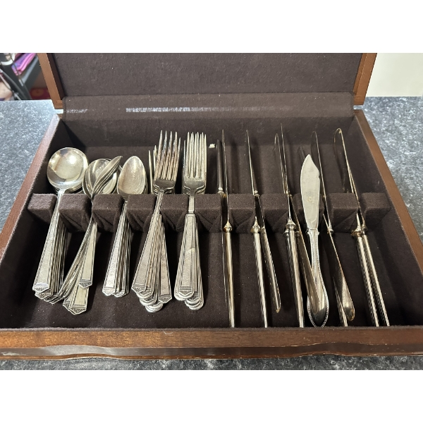 Rogers Silver Plate Silverware Total Weight 5.8lbs.