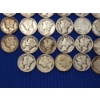 Image 6 : x33 Assorted Year Silver Roosevelt and Mercury Dimes FV: $3.30