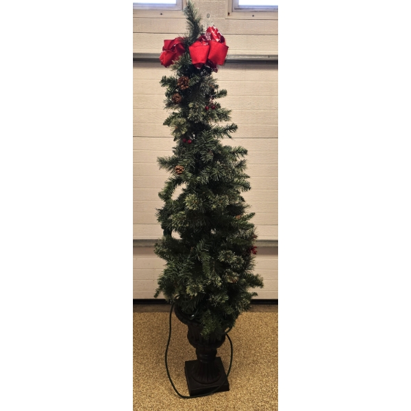 65" Potted Pre-lit Christmas Tree