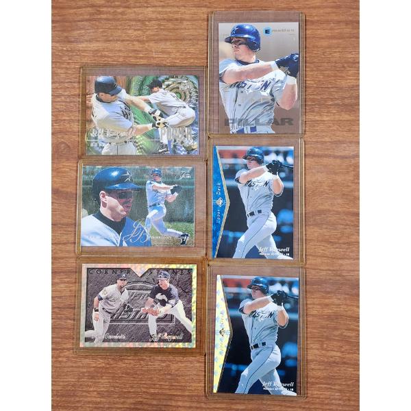Six Assorted Jeff Bagwell Trading Cards 