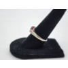 Image 2 : 10K Gold Ring with Ruby-Colored Gemstone - Size 6.5 - Total Weight: 2.7g