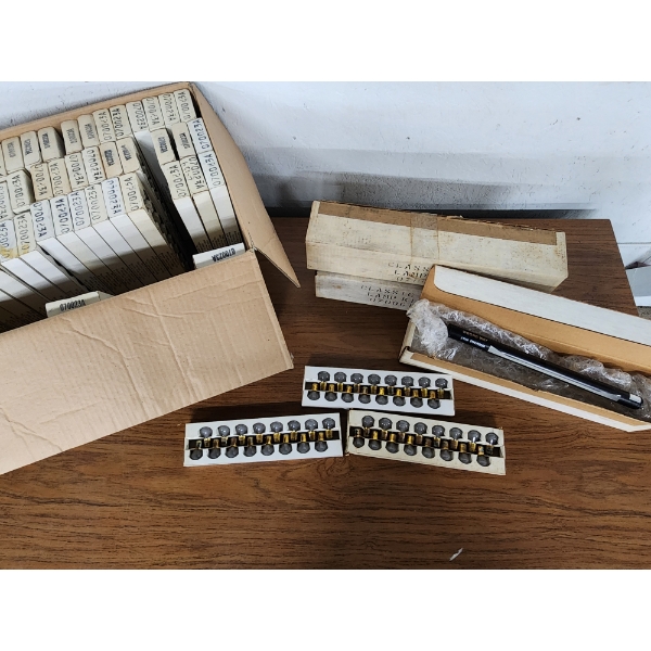 Huge Lot of Vintage Lightbulbs GE 3081F & Classic Lamp Kits